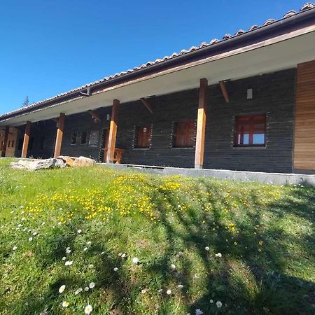 Kyomu Resort Hostel Velilla del Rio Carrion Exteriör bild